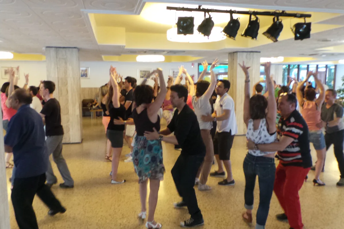 Coach danse mariage Lille en séance avec un couple