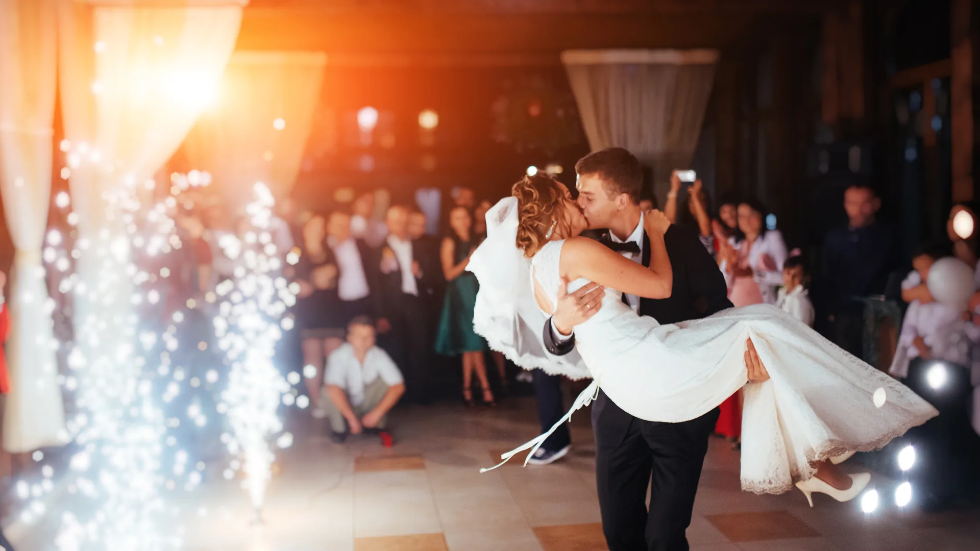 Couple lillois souriant après cours danse mariage facile